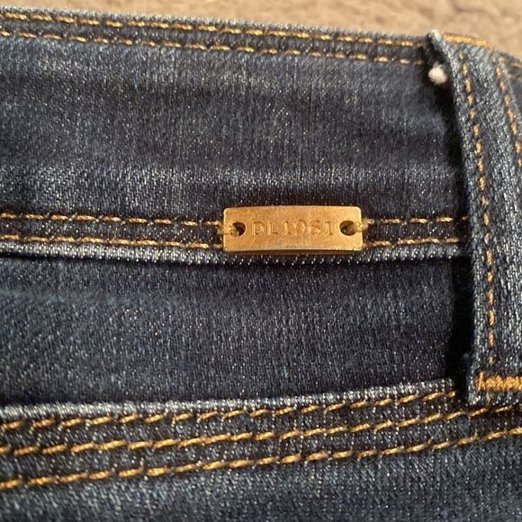 DL1961 Angel Mid Rise Jeans - Picture 12 of 13